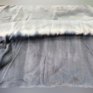 Time and Tru Light Gray Sweatshirt